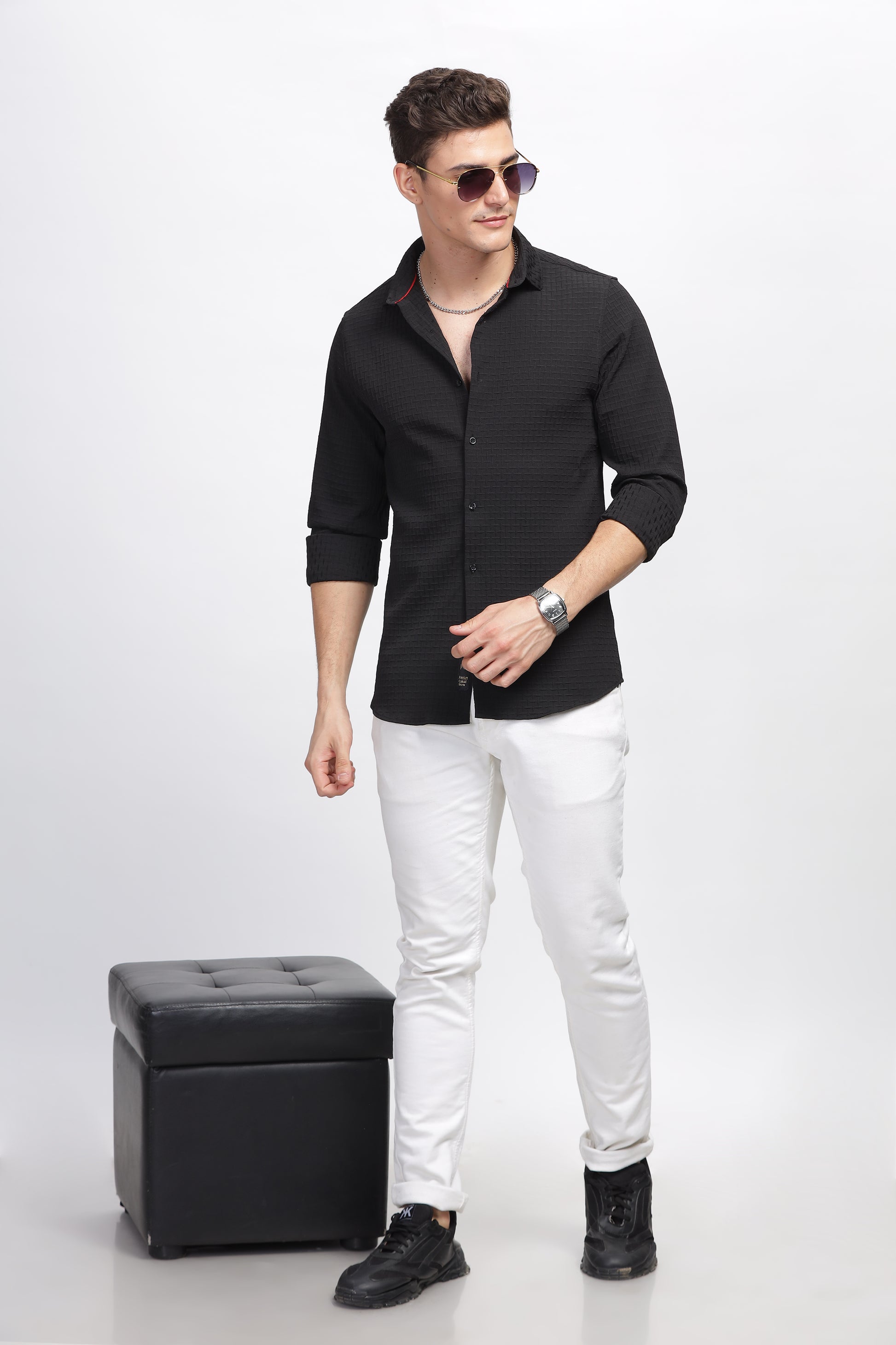 Zeus Self Black Textured Shirt for Men